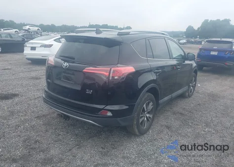 2017 Toyota Rav4 Xle z USA, uszkodzony, nr VIN 2T3RFREV5HW675736